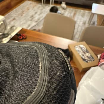 Deformasyonlu Adidas Ayakkabılar Ve Onarım Reddi