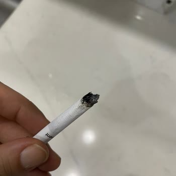 Uzun Parliament Sigara’da Tekrarlanan Plastik Yabancı Madde Sorunu