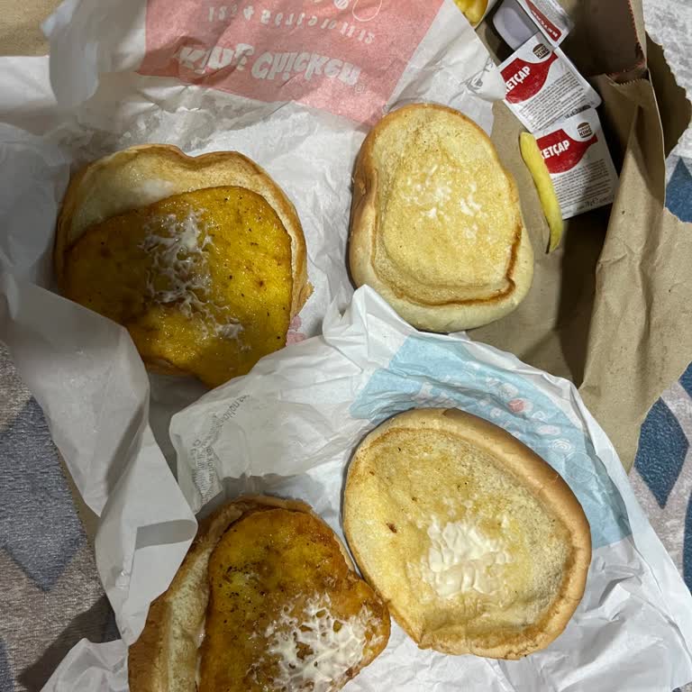 Burger King Güneşli Şubesinde King Chicken Menüsünde Eksik Malzemeler Ve Fazla Ödeme