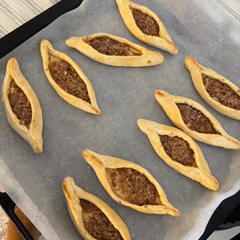 Kutu Üzerinde 10 Pide Yazıyordu, İçinde 9 Pide Buldum