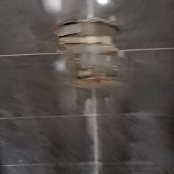 Tamamlanmamış Deprem Konutunda Oturulamaz Durum Ve Yüksek Aidat