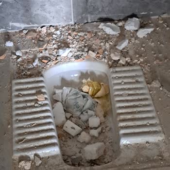 Tamamlanmamış Deprem Konutunda Oturulamaz Durum Ve Yüksek Aidat