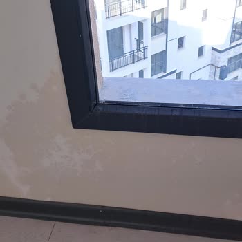 Tamamlanmamış Deprem Konutunda Oturulamaz Durum Ve Yüksek Aidat