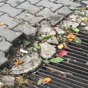 Atakum’da Semt Pazarının Gece Gürültüsü Ve Sağlıksız Temizlik Mahalleyi Sarsıyor