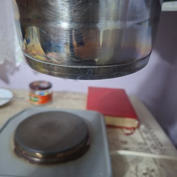 Korkmaz Demliğin İçinde ve Yüzeyinde Belirgin Kararmalar Oluşmaya Başladı