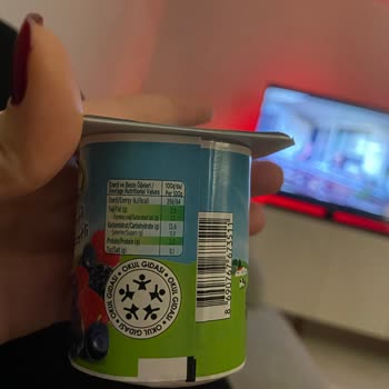 Sütaş Meyveli Yoğurtta Şişkin Ambalaj Ve Eksik Son Kullanma Tarihi