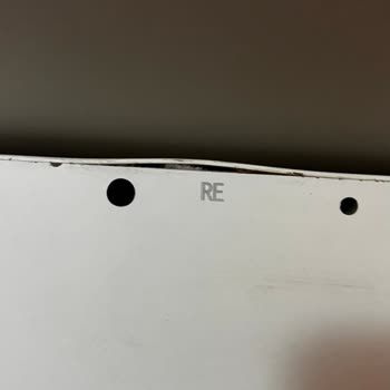 IKEA Kapalı Kutuda Gelen Yeni Defolu Trofast Dolapta Onarım İşareti