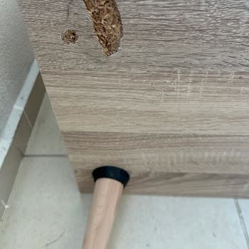 Vivense Madame Dolapta Renk Farkı Ve Kırılan Ayak