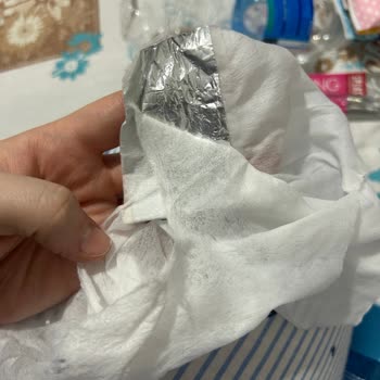 Benri Islak Mendilde Alüminyum Folyo Parçası Bulundu, Hijyen Ve Güvenlik Endişesi