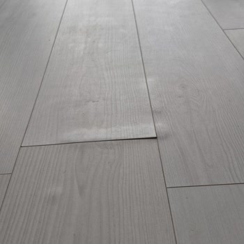 Yeni Dairede Çalışmayan Yerden Isıtma Ve Çözülmeyen İşçilik Sorunları