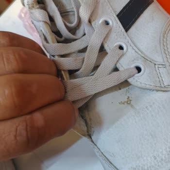 İki Hafta Sonra Dikişleri Çözülen Yeni Spor Ayakkabımda Mağaza Sorumluluk Reddi