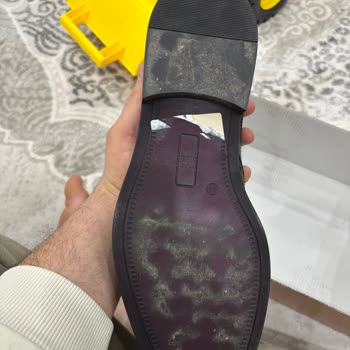 Boyner'den 13 Gün Gecikmeli Kullanılmış Ayakkabı Teslimatı