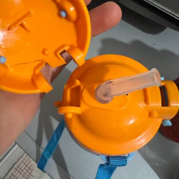 Disney Stitch Temalı Çelik Mataranın Kapağı İlk Kullanımda Kırıldı