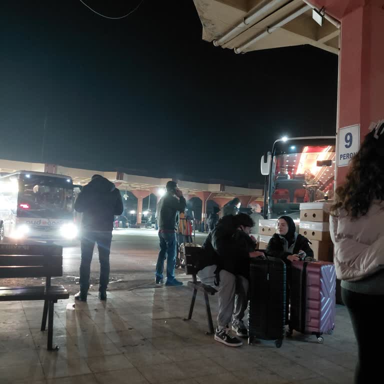 Öz Sivas Rötar Bilgilendirmesi Yapmadığı İçin Yolcular Bekletiliyor