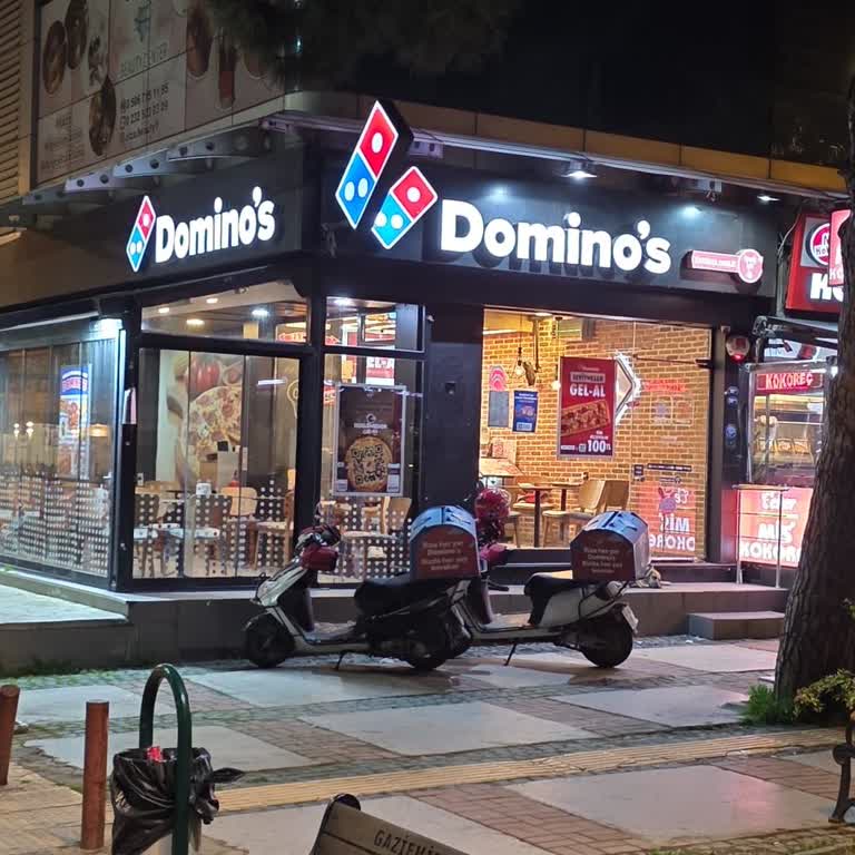 Domino’s Şubesinde Müşteri Kapıdan Çevrildi Ve Siparişini Kendisi Almak Zorunda Kaldı