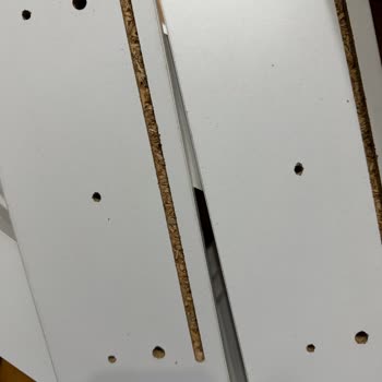 Rani Mobilya Rj136 Modelinde Kullanılmış Parçalar Ve Yetersiz Montaj Kılavuzu