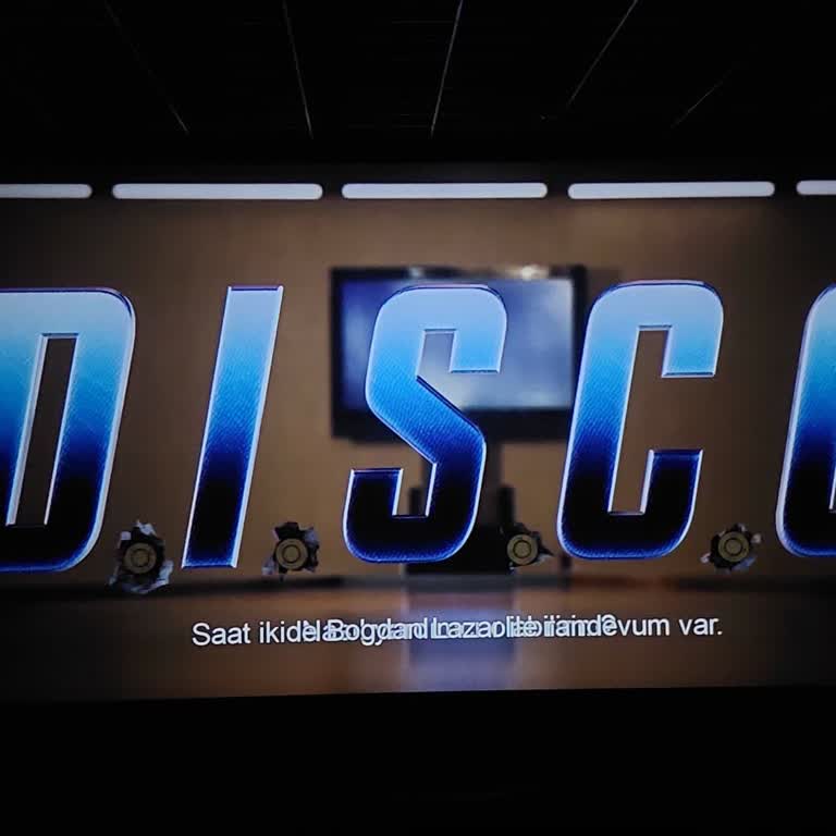 Avşar Sinemada Altyazı Kesintisi, Soğuk Salon Ve Kırık Koltuklar