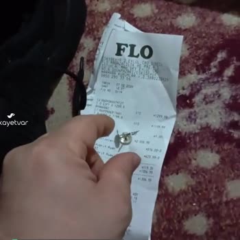 FLO Ayakkabı İçinden İki Adet Sert Büyük Raptiye Çıktı!