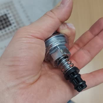 Teska TK-100404 Bas Vanasının Su Kesmemesi