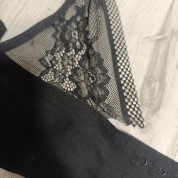 Aynı Model Sütyenlerde Dantel Kısa Sürede Sökülüyor