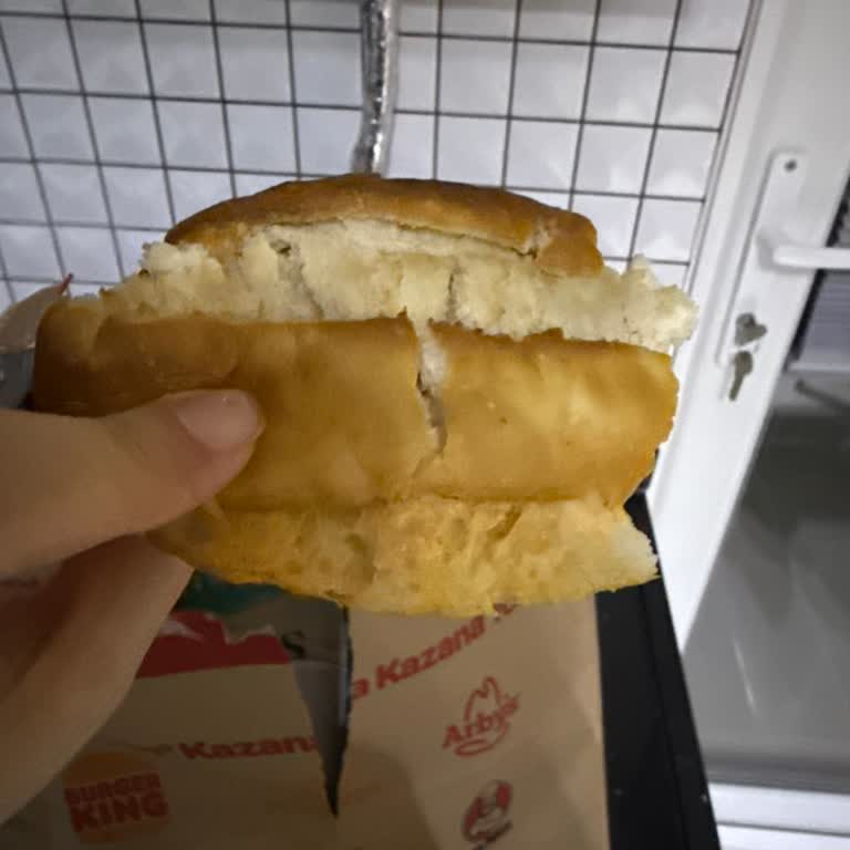 Bayat Ekmek Nedeniyle Gıda Zehirlenmesi Şüphesi Ve Sağlık Endişesi