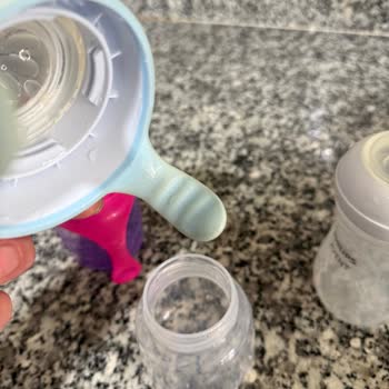 Kalıcı Lekelerle Hijyenik Olmayan Bebek Bardakları