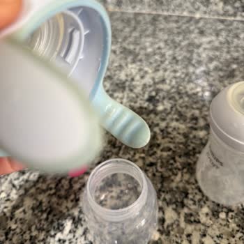 Kalıcı Lekelerle Hijyenik Olmayan Bebek Bardakları