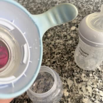 Kalıcı Lekelerle Hijyenik Olmayan Bebek Bardakları