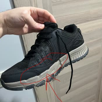 Kısa Sürede Açılan Skechers Ayakkabı İç Dikişi İçin Değişim Talebi