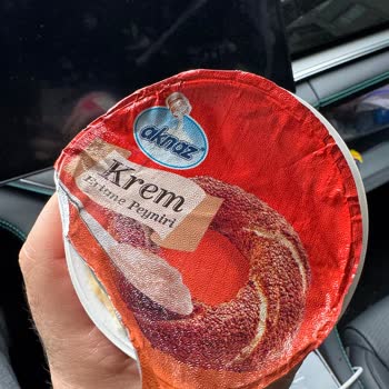 BİM Şubesinde Küflenmiş Aknaz Peynir Gıda Güvenliği İhlali