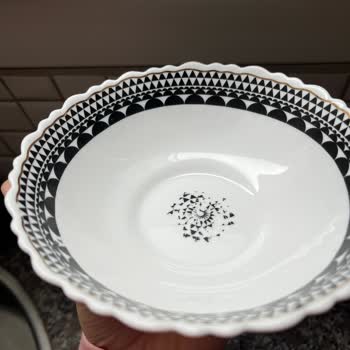 Karaca Züccaciye Tabağın Deseni Akıyor!