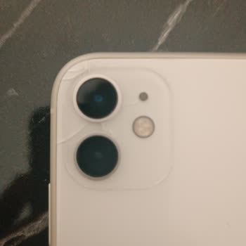 Şarj Girişi Ve Sessiz Tuşu Bozuk, Arka Kapak Kırık İphone 11'den İade Talebi