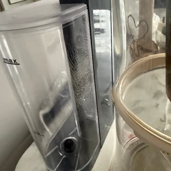 Homend Çay Makinesinde Çatlaklar Ve Sızıntı, Garanti Çerçevesinde Değişim Talebi