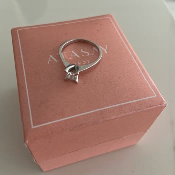 İzmir Atasay Mağazasında Tektaş Pırlanta Yüzüğün Bozdurulmasında Aşırı Değer Kaybı