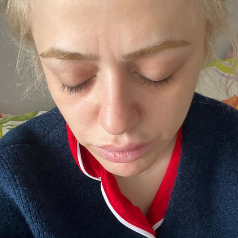 İpek Kirpik İşlemimde Dökülme, Ücretsiz Yeniden Uygulama Talebim