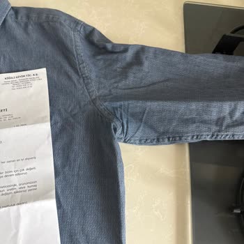 Denim Gömlekte Boya Atması Müşteri Güvenini Zedeledi