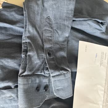 Denim Gömlekte Boya Atması Müşteri Güvenini Zedeledi