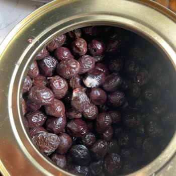 MarmaraBirlik Markalı Siyah Zeytinlerde Geniş Çürüme Ve Küf