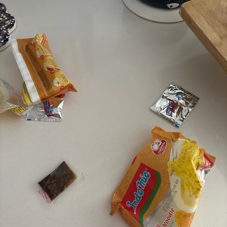 İndomie Noodle Paketinde Yağ Poşeti Eksikliği