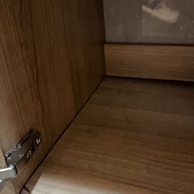 Vitra Lavabo Dolabında Şişme Ve Kırılma, Garanti Servisi Gelmedi