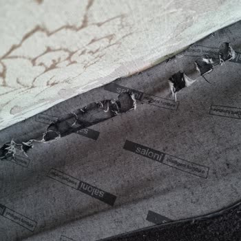 Yenilen Koltuk Kumaşı Hızla Yırtıldı, Orijinal Kalite Şaşırtıyor