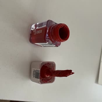 Watsons'ta Lastiği Olmayan Makyaj Ürünü İçin Değişim Ve Telafi Talebi