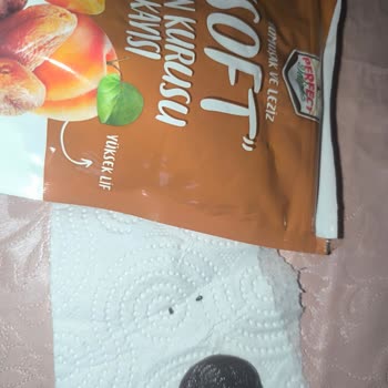 BİM'den Alınan Kayısı Paketi İçinde Ölü Böcek Ve Hijyen Sorunu