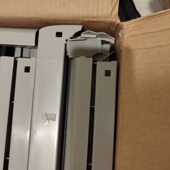 Bauhaus'tan Aldığım Dolaplar Sürekli Kırık, Müşteri Hizmetleri Çözüm Sunamıyor