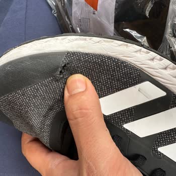 Garanti Kapsamındaki Açılan Ayakkabı İçin Yeniden İnceleme Ve Ücretsiz Değişim Talebi