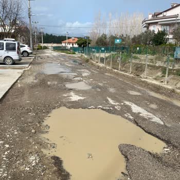 Kanal 1 Caddesi Çamur Ve Çukurlardan Mahsul: Asfalt Ve Kalıcı Çözüm Talebi