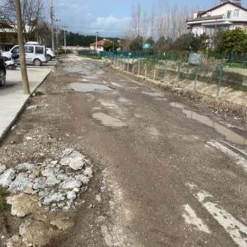 Kanal 1 Caddesi Çamur Ve Çukurlardan Mahsul: Asfalt Ve Kalıcı Çözüm Talebi