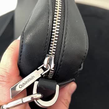 Calvin Klein Çantalarında Renk Değişikliği Ve Deri Soyulması