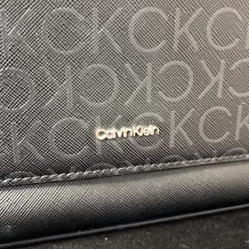 Calvin Klein Çantalarında Renk Değişikliği Ve Deri Soyulması