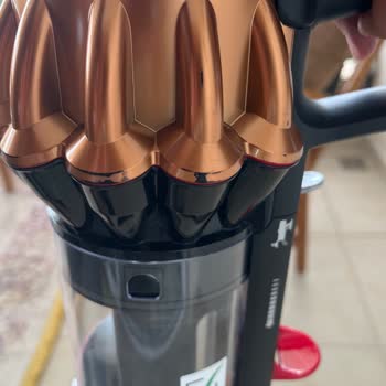Dyson V16 Animal Hava Borusu Ayrılmıyor, Servis Göçük Ve Çiziklerle Geri Dönüyor